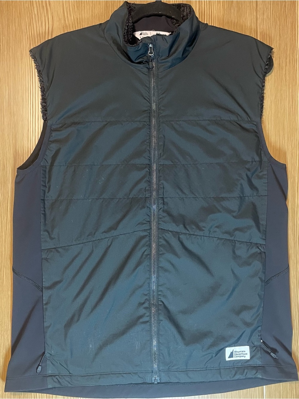 MEC Men’s Size M Black High-Pile Fleece Lined Hybrid Outdoor Vest
